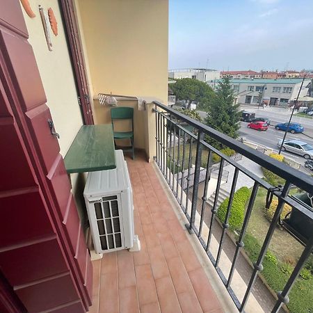 Residence Verdi Caorle Buitenkant foto
